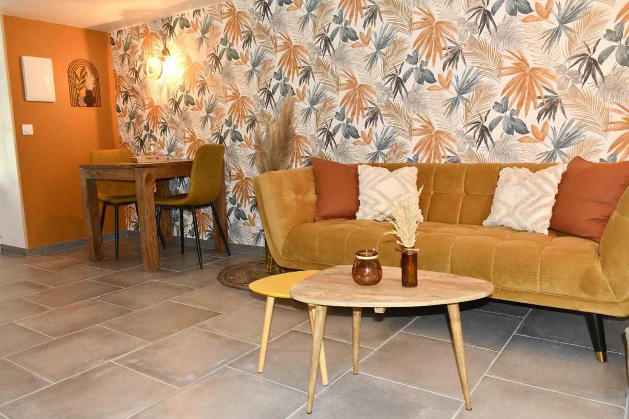 Wisteria - Piscine - By Primo C0Nciergerie Apartment Azé Екстериор снимка