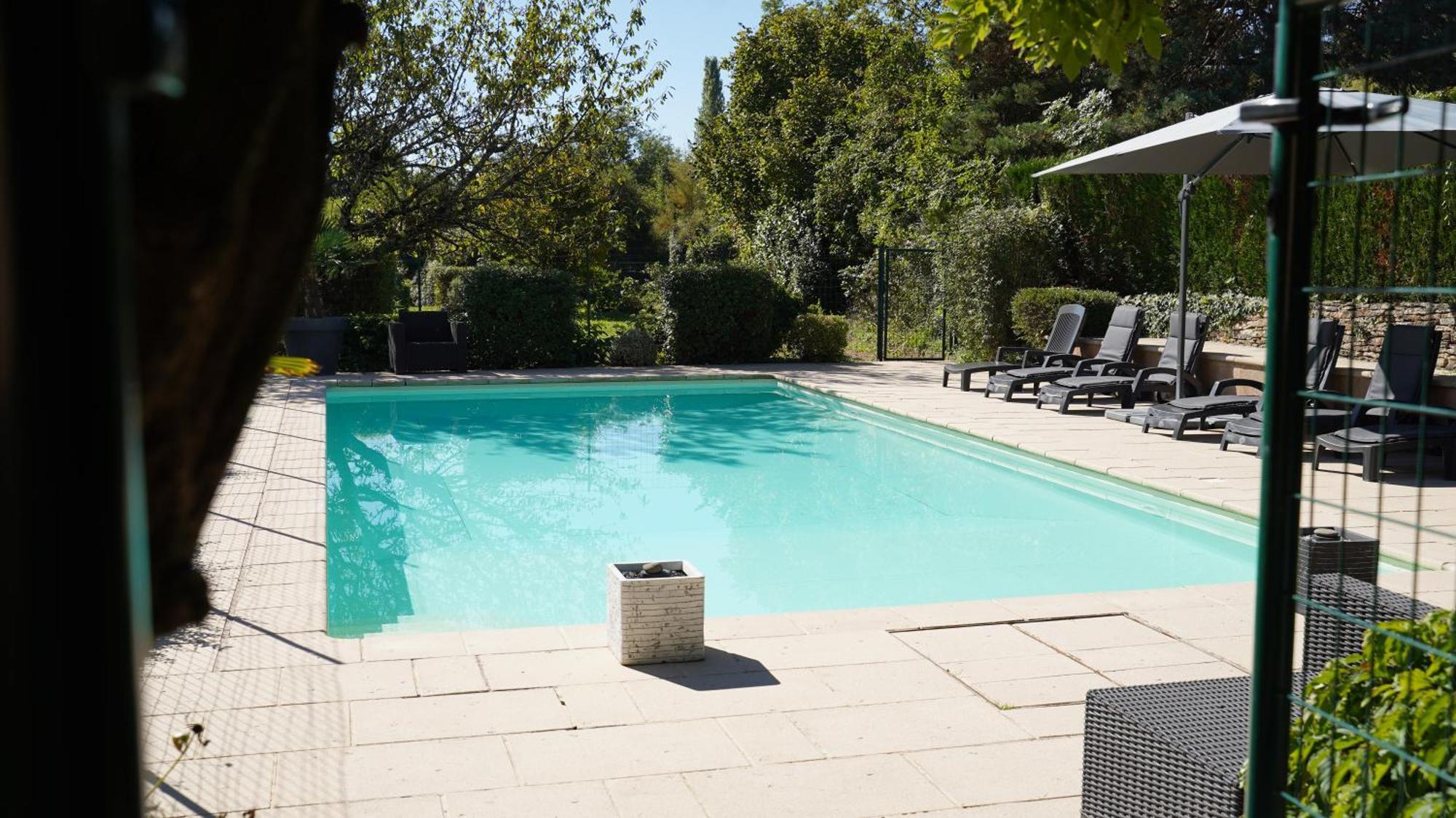 Wisteria - Piscine - By Primo C0Nciergerie Apartment Azé Екстериор снимка